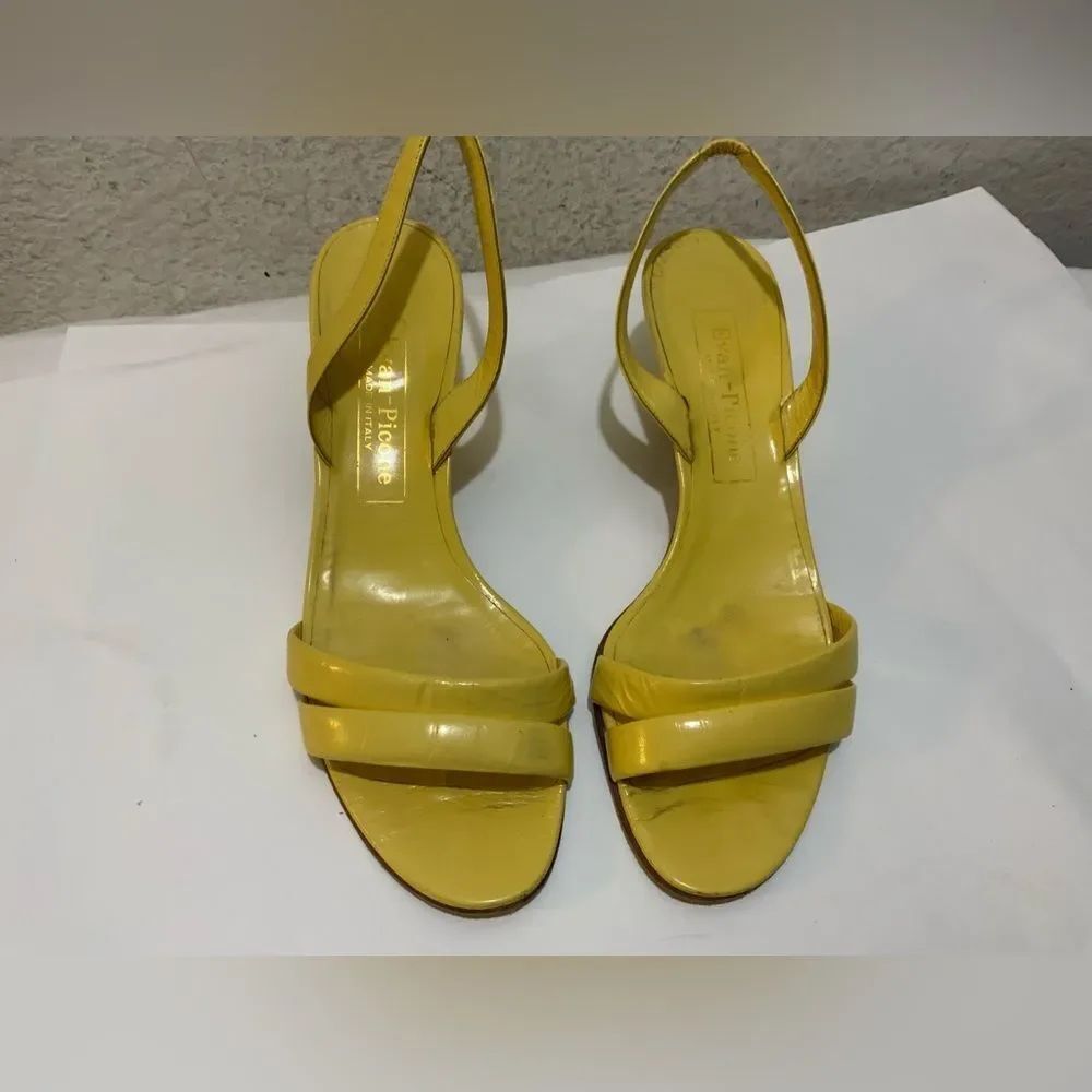 Vintage Evan Picone Yellow patent Leather Kitten Heel Pumps slingback sandals